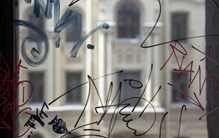 Anti Graffiti window film - Avery Dennison